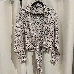 Aakaa Size M Stylish Cream and Black Polka Dot Women's Top Preloved